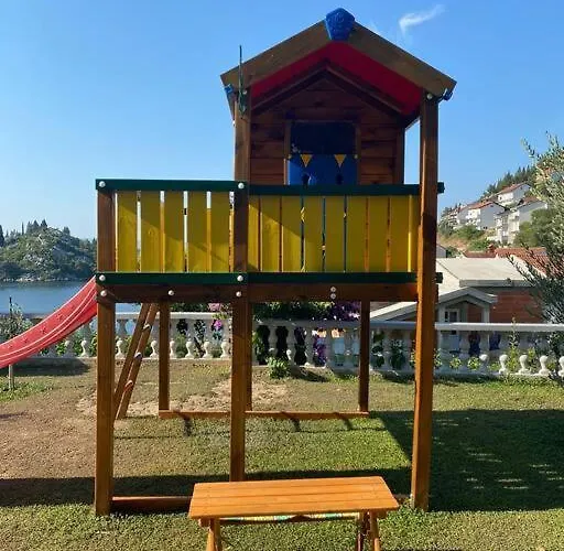 Lacus - With A View Lägenhet