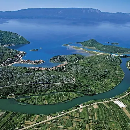 Lacus - With A View Appartement